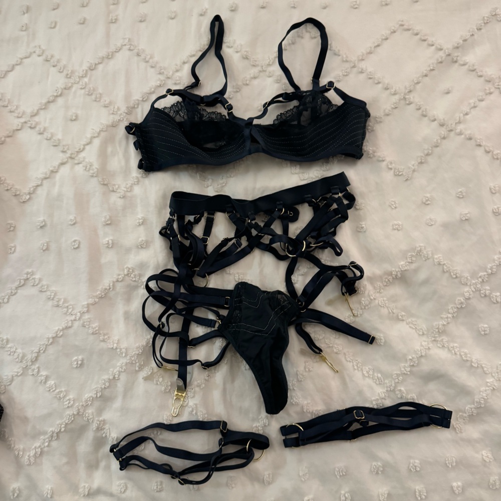Thistle and Spire Hunter Green  Bra, corsette and panty set Size S